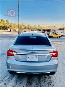 Chrysler 200